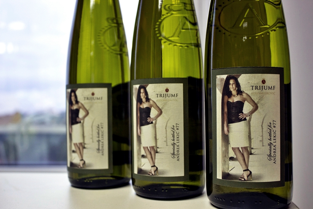 ZA NOVE TRIFUMFE: Specijalno punjene boce u vinariji Aleksandrović